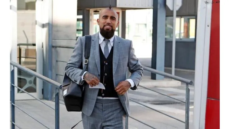 Arturo Vidal rumbo a Nápoles