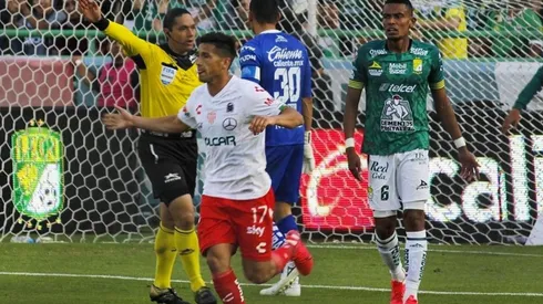 Meneses y Delgado han marcado en el partido de Club León ante Necaxa.
