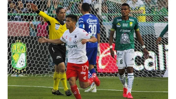 Meneses y Delgado han marcado en el partido de Club León ante Necaxa.