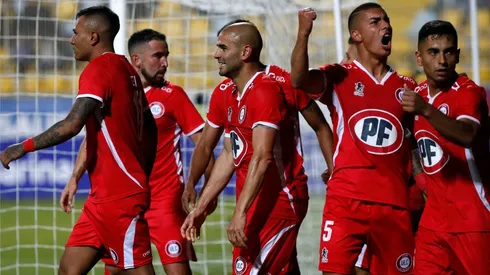 La Calera suma cuatro triunfos en el torneo local.