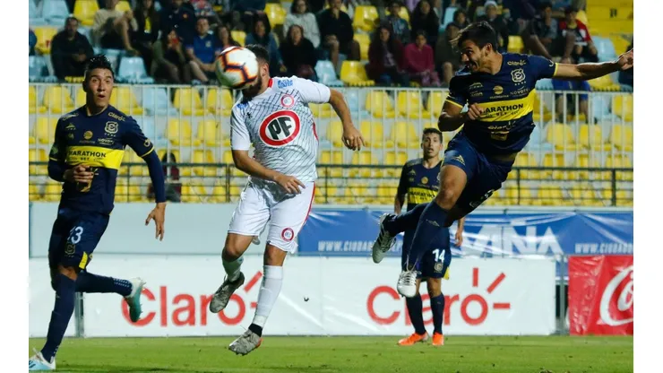 Everton y La Calera cierra la jornada de sábado del fútbol chileno.