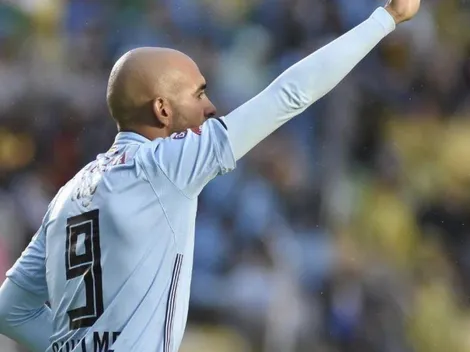 Marcos Riquelme marca un doblete en el clásico boliviano