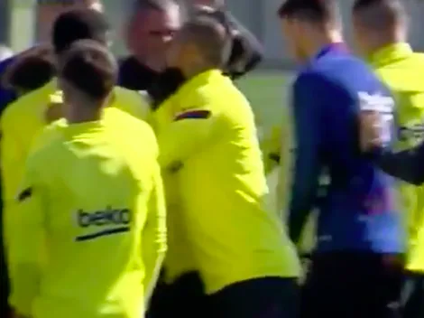 ¡Ouch! Vidal le pega flor de "paipazo" a Braithwaite en su primer día