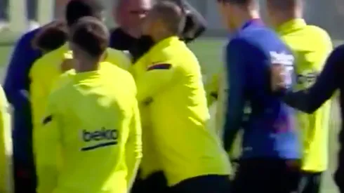 ¡Bienvenido! Arturo Vidal le pega flor de "paipazo" a Martin Braithwaite en su primer día en Barcelona