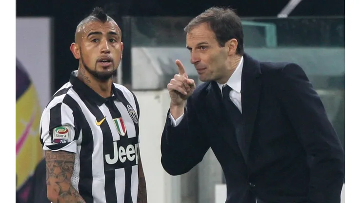 Allegri junto a Arturo Vidal en la Juventus