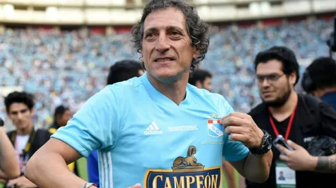 Mario Salas descarta volver a Perú: "Estoy en Colo Colo y voy a dar la pelea hasta el final"