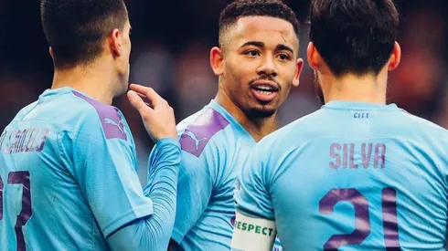 La estrella de rock disparó contra la UEFA.