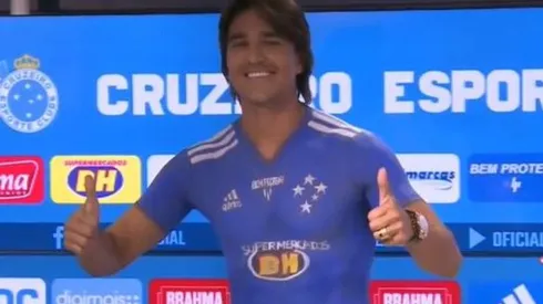 Notable: Cruzeiro presenta a Marcelo Moreno Martins con "camiseta" de cuerpo pintado