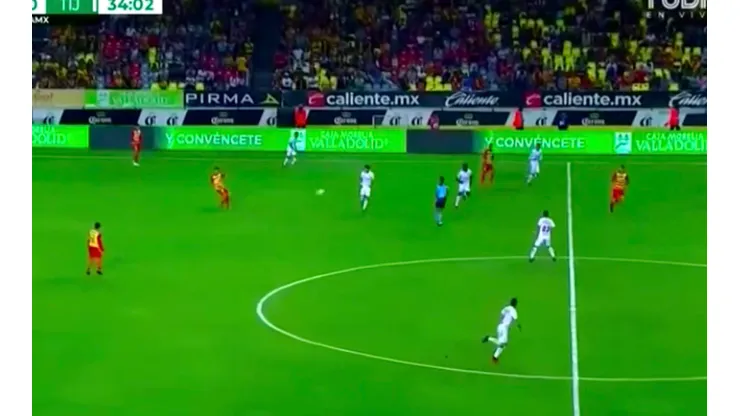 Video: el espectacular pase de Jorge Valdivia que saca aplausos en México