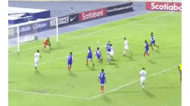 Lucas Passerini se estrena en el Cruz Azul con un golazo por Concachampions