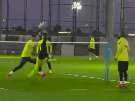 Vidal habilita para espectacular chilena de Messi en entrenamiento del Barça
