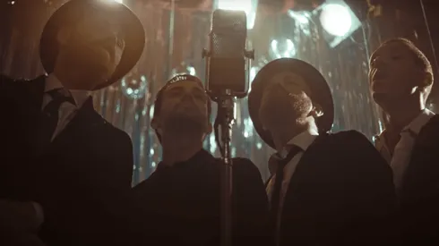 Coldplay apuesta por el romance en "Cry Cry Cry"