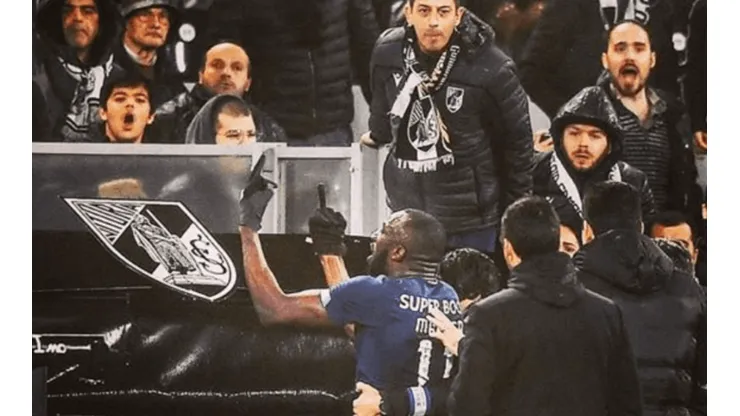 Jugador del Porto responde con todo tras recibir insultos racistas: "¡Espero no volver a verte en un campo de fútbol otra vez!"