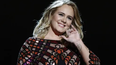 Adele proyecta debut de su nuevo disco