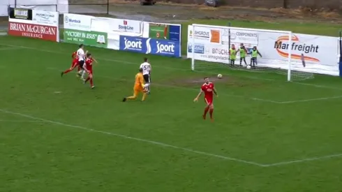 Celebra antes del gol.