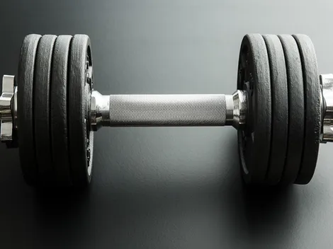 Aumenta tu masa muscular con estos ejercicios con mancuernas