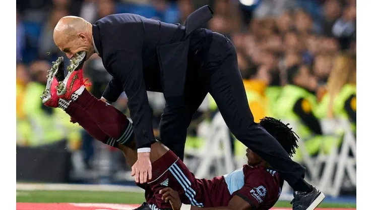 Zinedine Zidane se come tremenda patada en el rostro en duelo ante Celta de Vigo