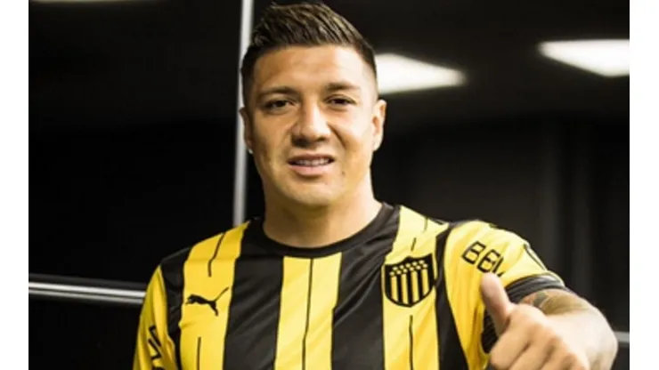 Christián Bravo firma por Peñarol