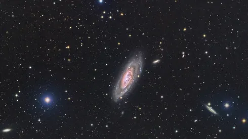 Captan extrañas señales desde otra galaxia que llegan cada 16 días