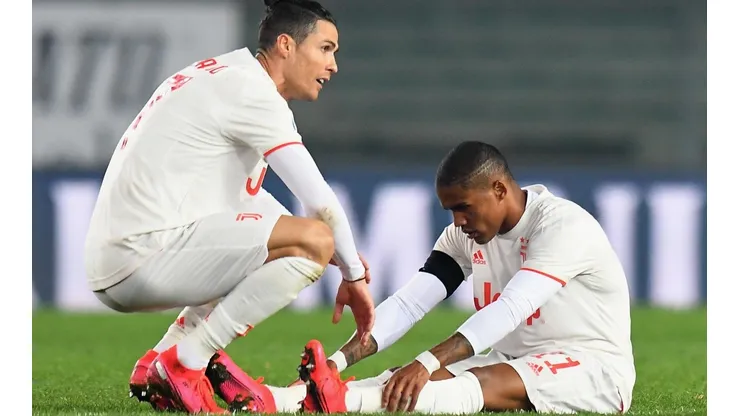 Douglas Costa se perdería la Champions