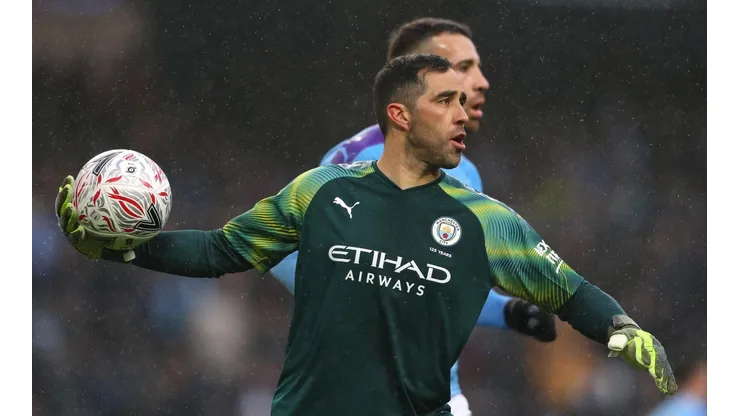 Claudio Bravo no verá acción
