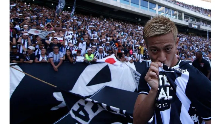 Keisuke Honda desata la locura en Rio de Janeiro