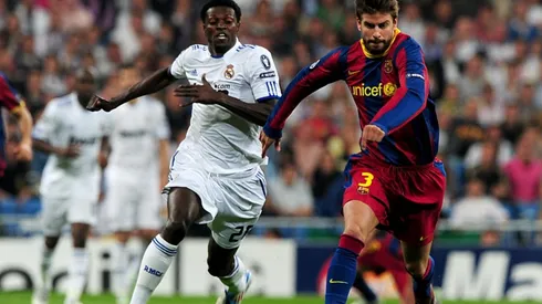 Emmanuel Adebayor cuando defendía la camiseta del Real Madrid