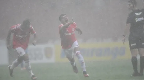 Internacional gana en Brasil