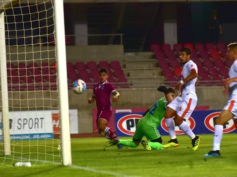 Cobresal gana de contra y hunde más a Deportes La Serena