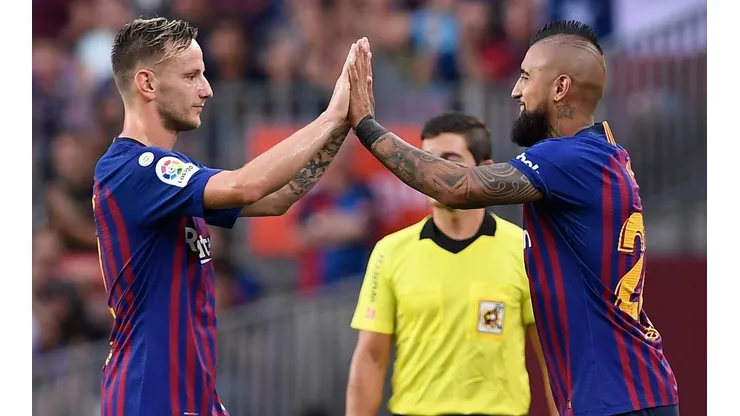 Arturo Vidal reemplaza a Iván Rakitic