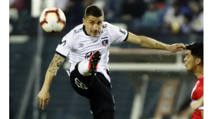 La salida de Carlos Carmona es una fórmula que ensayó Mario Salas en Colo Colo