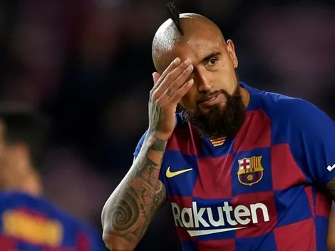 Alerta roja: Vidal vuelve a resentirse de su rodilla derecha y preocupa en Barcelona y la Roja