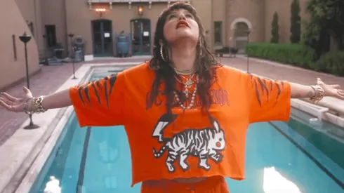 Kesha reaparece con "High Road"