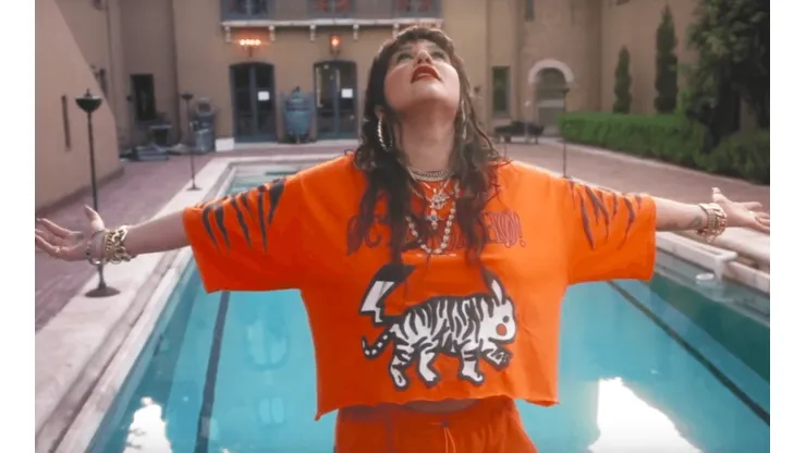 Kesha reaparece con "High Road"