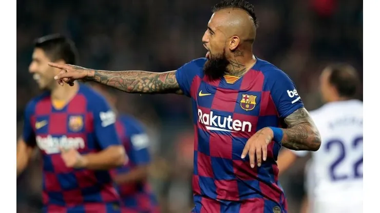 Vidal es opción para jugar como delantero en Barcelona.