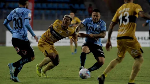 Álvaro Ramos y Dylan Zúñiga fueron protagonistas de Iquique-Everton