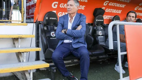 Holan contra O'Higgins.