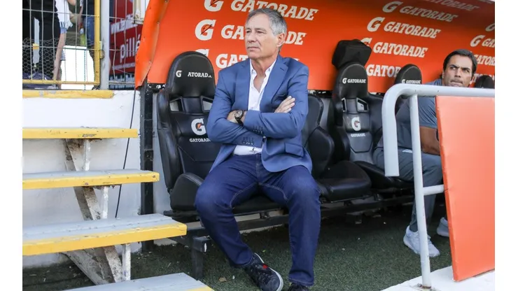 Holan contra O'Higgins.