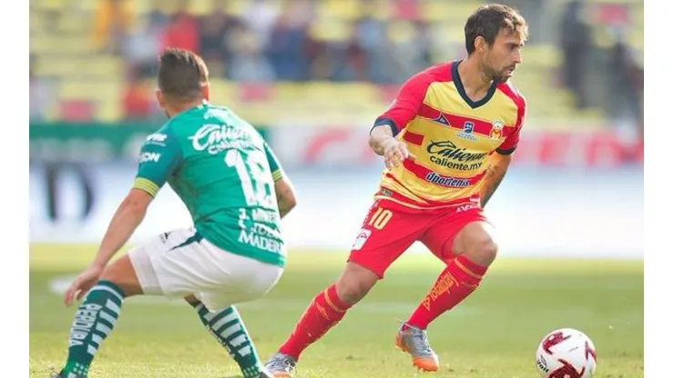 Meneses gana el duelo de chilenos en México.