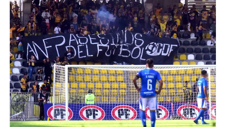 Solo se disputarón 15 minutos de partido.