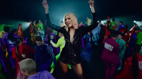 Un competencia de baile y animaciones en lo nuevo de Dua Lipa
