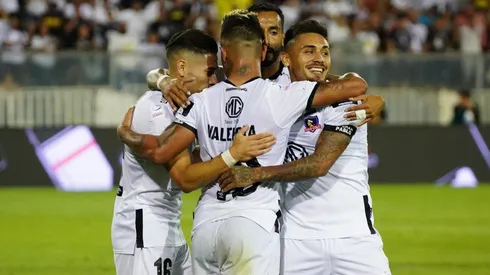 A Colo Colo aún puede llegar un central.