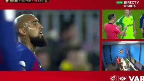 Vidal esperando por el VAR.