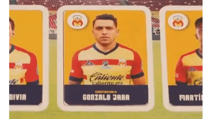 Gonzalo Jara entre Jorge Valdivia y Martín Rodríguez en el álbum de Morelia.