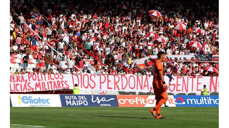 Carabineros multaron a hinchas de Curicó