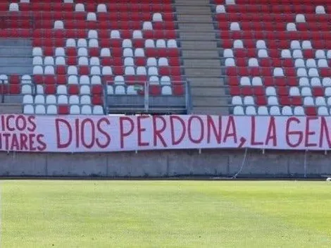 Carabineros multa a hinchas de Curicó por polémico lienzo