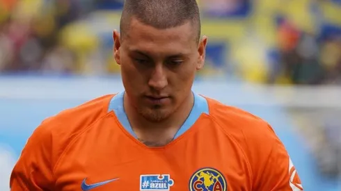 El delantero estará fuera de las canchas por tres a cuatro meses.