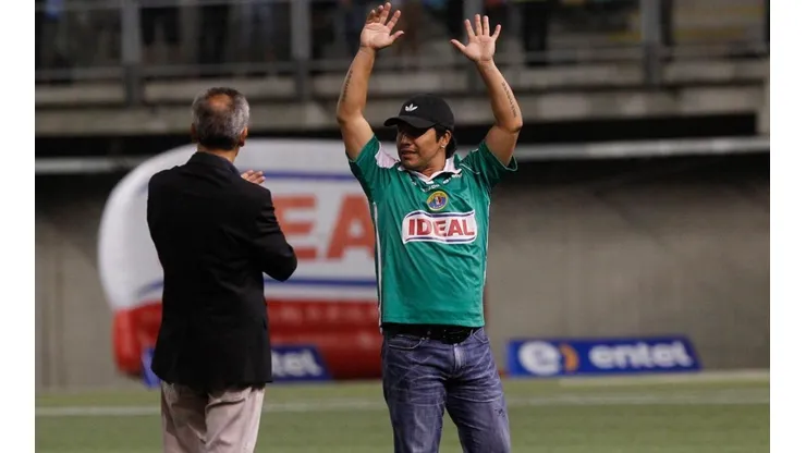 Cabañas homenajeado por Audax en 2014.