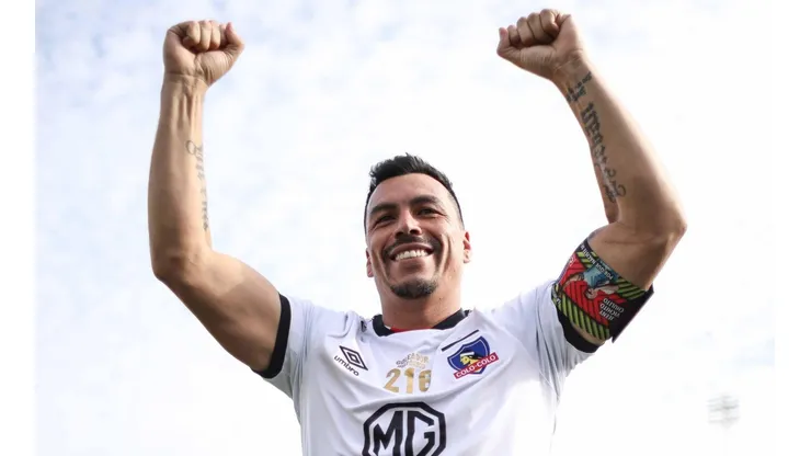 Esteban Paredes asoma como principal novedad de Colo Colo para el duelo ante Palestino