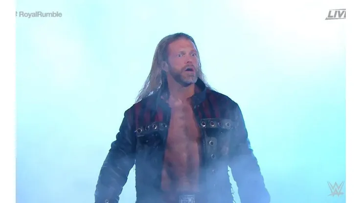 Edge de regreso como luchador tras nueve años.
